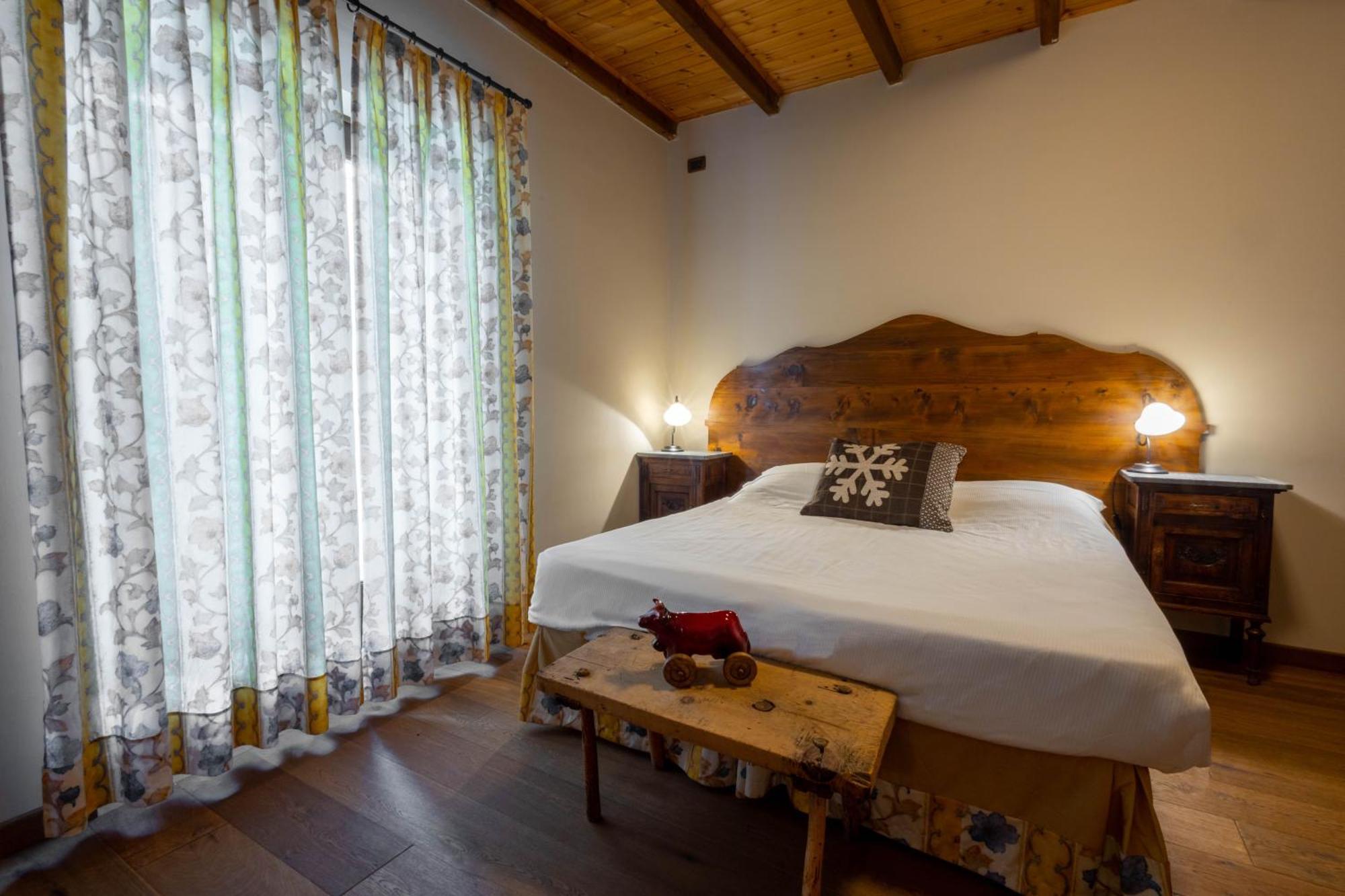 Alpine Forest Hotel ชัมโปลุก ภายนอก รูปภาพ