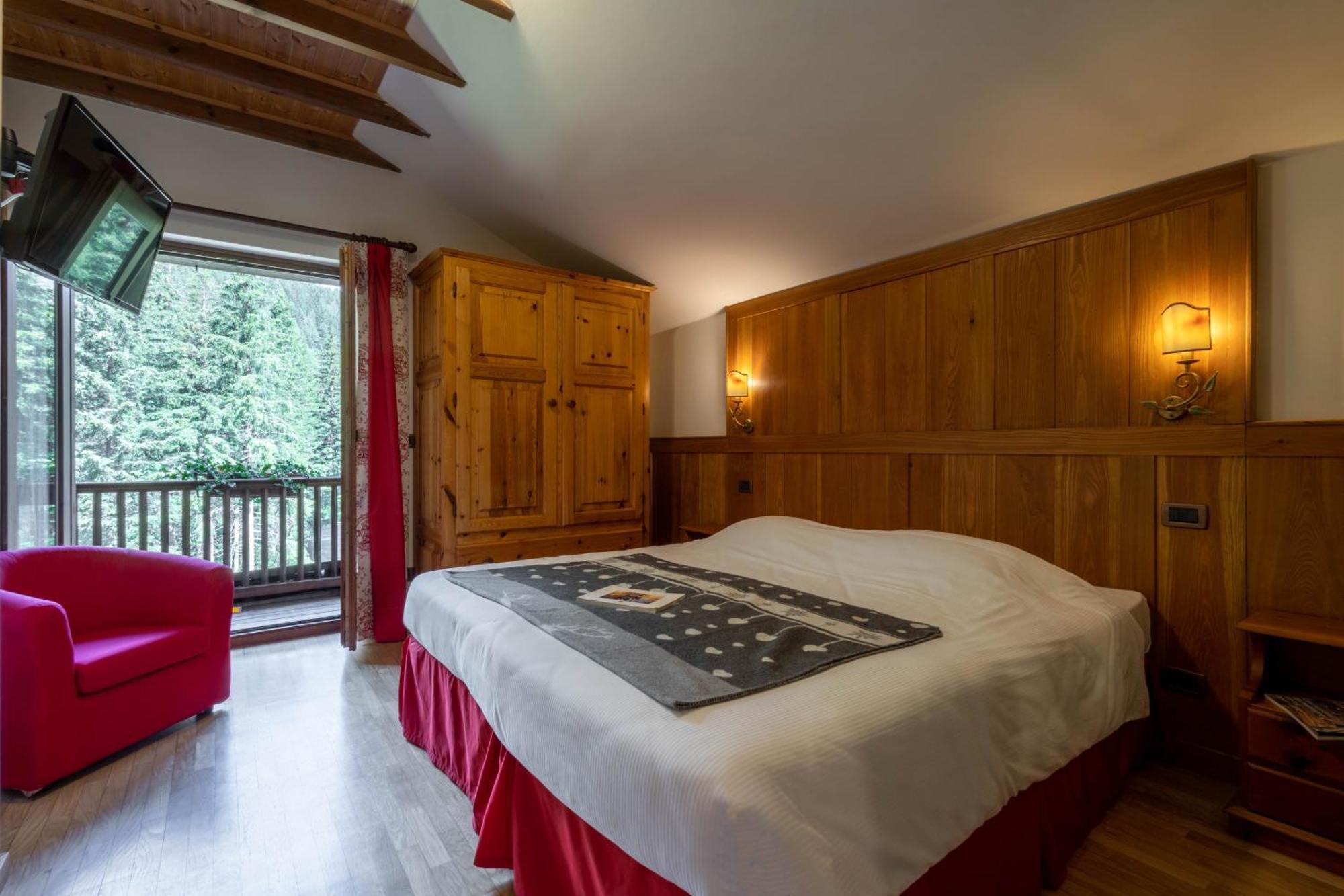 Alpine Forest Hotel ชัมโปลุก ภายนอก รูปภาพ