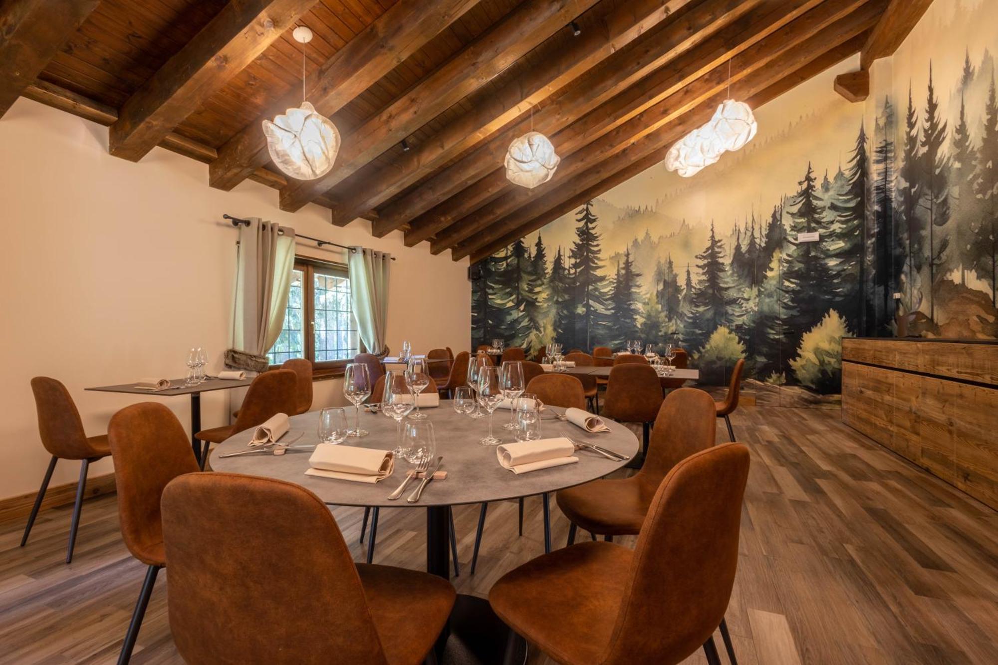 Alpine Forest Hotel ชัมโปลุก ภายนอก รูปภาพ
