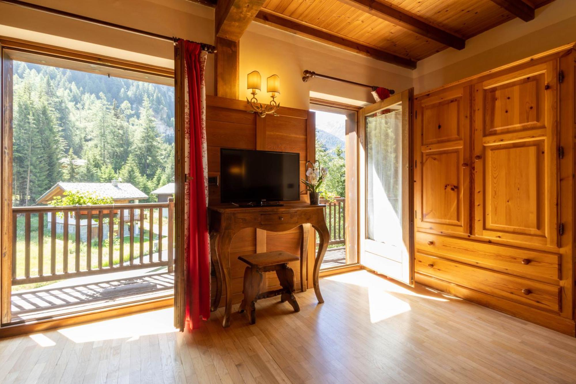 Alpine Forest Hotel ชัมโปลุก ภายนอก รูปภาพ