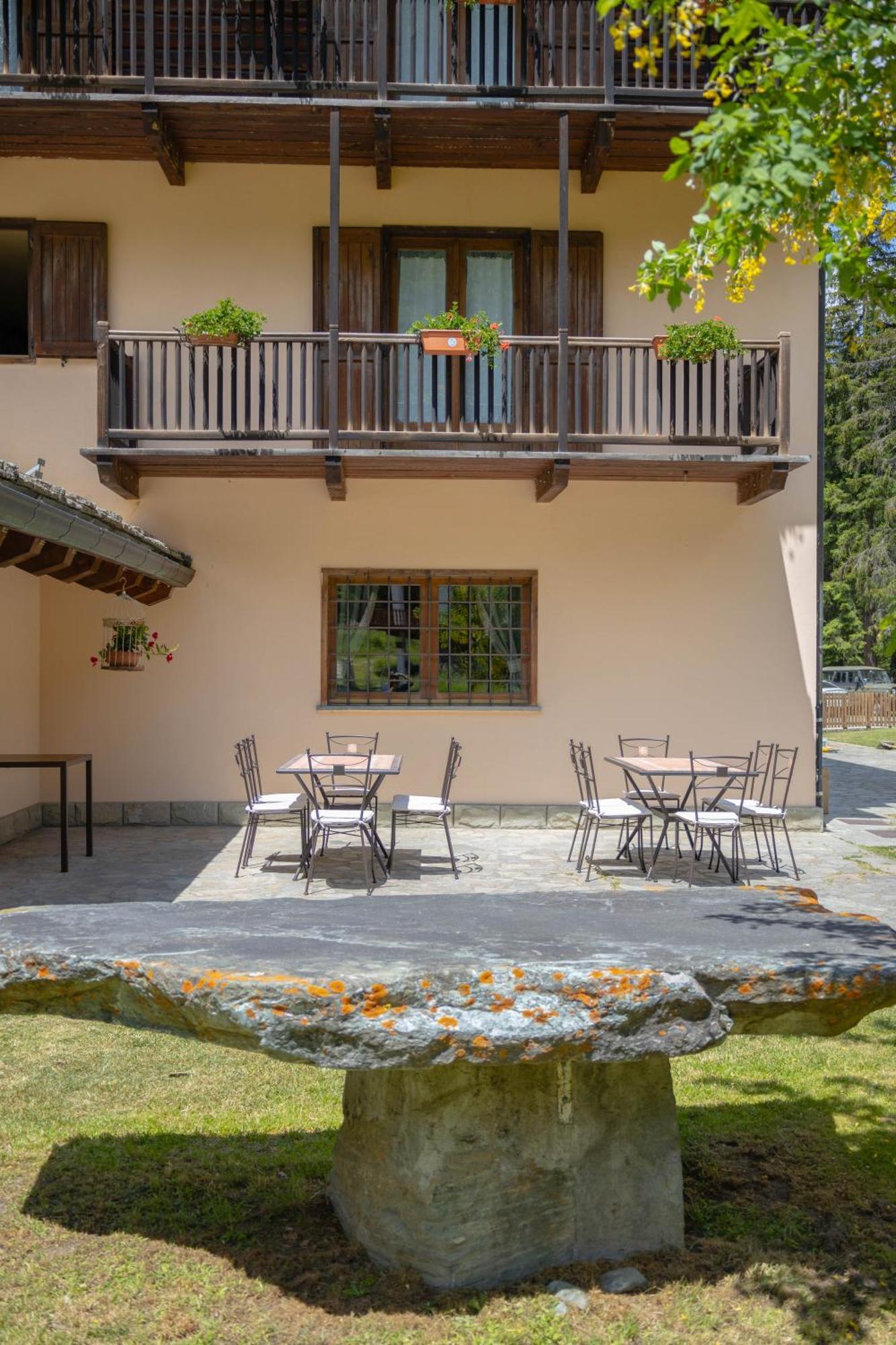 Alpine Forest Hotel ชัมโปลุก ภายนอก รูปภาพ